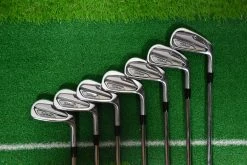 Titleist T100S Iron Set (5-PW+AW); S-Flex